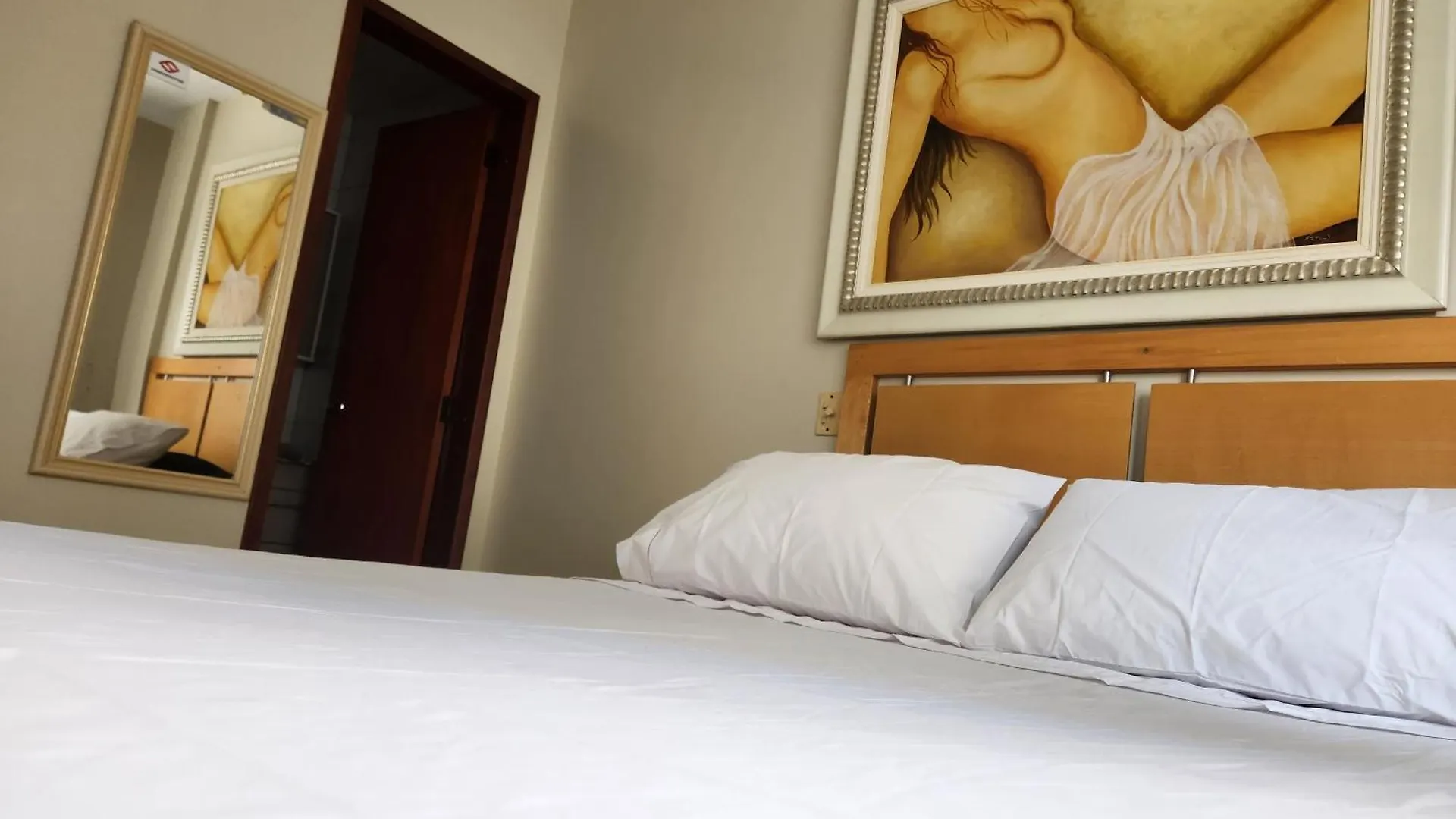 2 Quartos A 200Mts Praia Central, Garagem, Churrasqueira, Wi-Fi 90 Mbps, Pet Friendly Balneário Camboriú Apartamento
