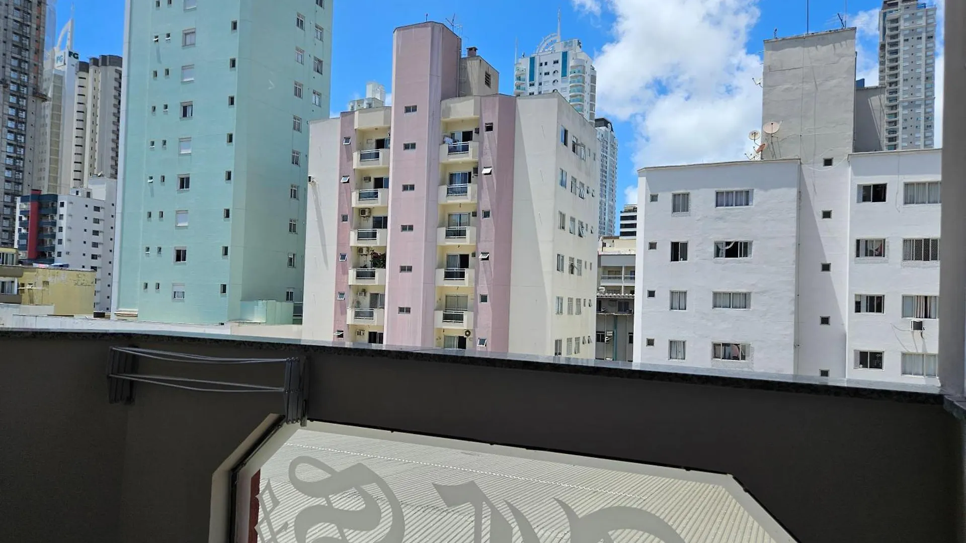 2 Quartos A 200Mts Praia Central, Garagem, Churrasqueira, Wi-Fi 90 Mbps, Pet Friendly Balneário Camboriú Apartamento