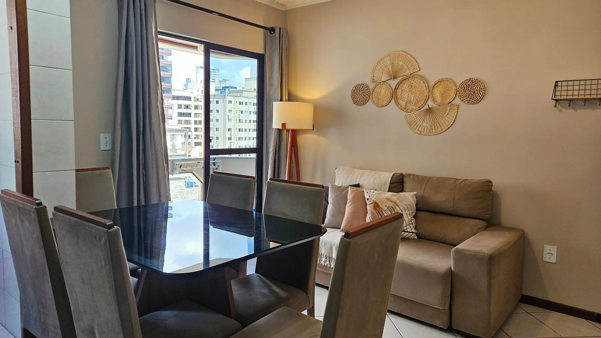2 Quartos A 200Mts Praia Central, Garagem, Churrasqueira, Wi-Fi 90 Mbps, Pet Friendly Balneário Camboriú