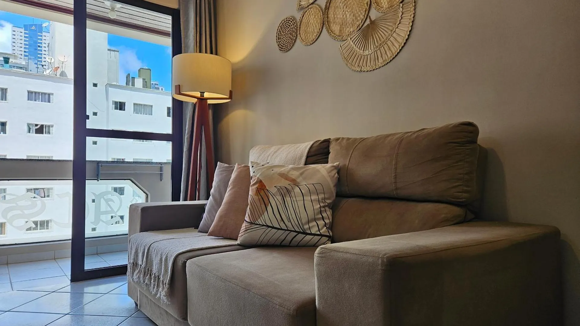 2 Quartos A 200Mts Praia Central, Garagem, Churrasqueira, Wi-Fi 90 Mbps, Pet Friendly Balneário Camboriú Apartamento