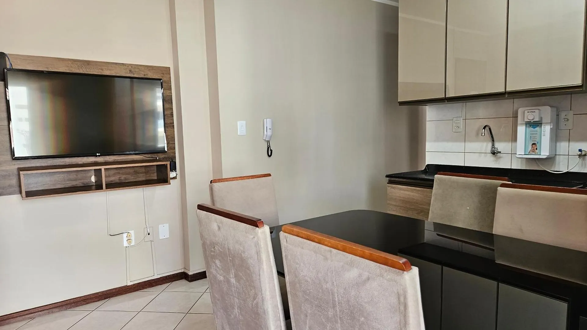 2 Quartos A 200Mts Praia Central, Garagem, Churrasqueira, Wi-Fi 90 Mbps, Pet Friendly Balneário Camboriú Apartamento